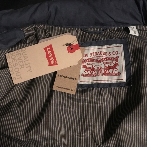 *New Levi’s Hooded Pocket Trucker Jacket Navy - Picture 3 of 4